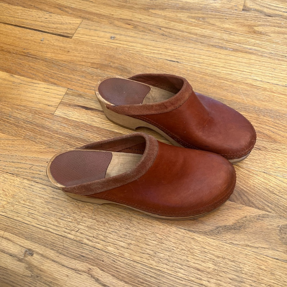 Rich Brown Leather Mules with Rounded Toe and Flat Sole